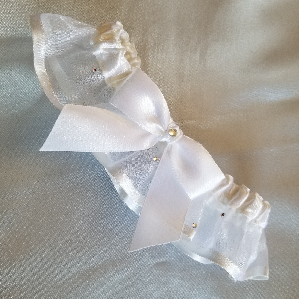 2 PC White Rhinestone/Pearl Garter Set - Picture 3 of 7